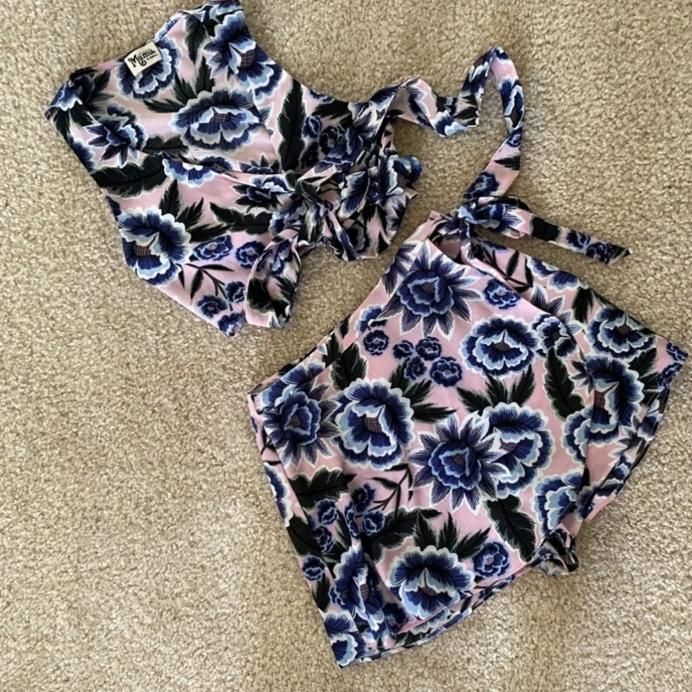 Cute Set - Picture 2 of 2